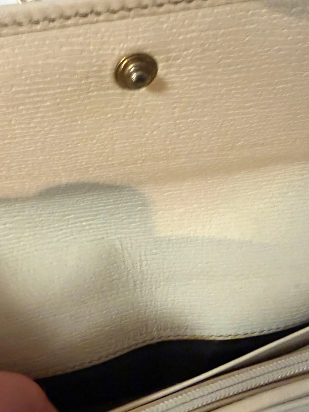 Gucci Cream Leather Wallet with Gold Hardware COA and attachable unbranded chain